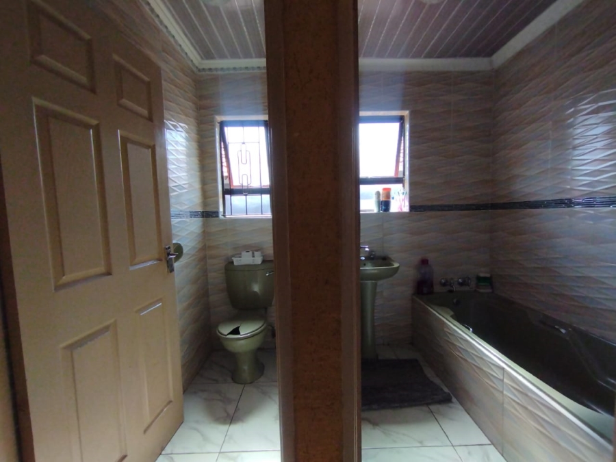 4 Bedroom Property for Sale in Tlhabane West North West